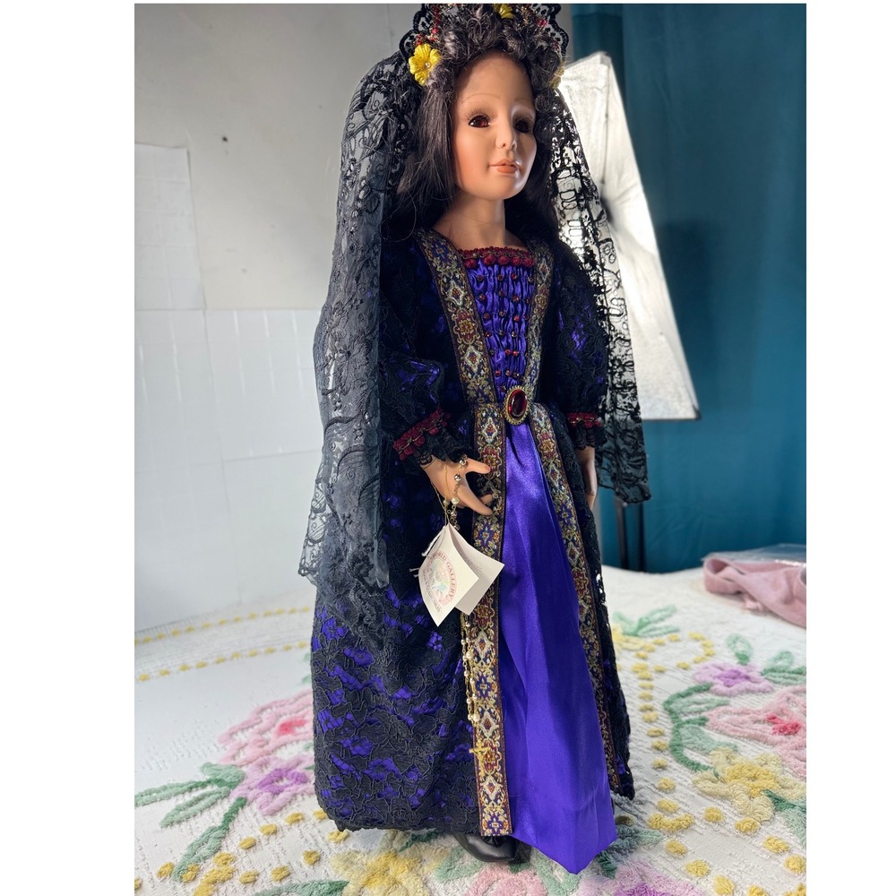 World Gallery Isabella Porcelain Doll Lori Ladd‎ Limited Edition 485/1500 Purple